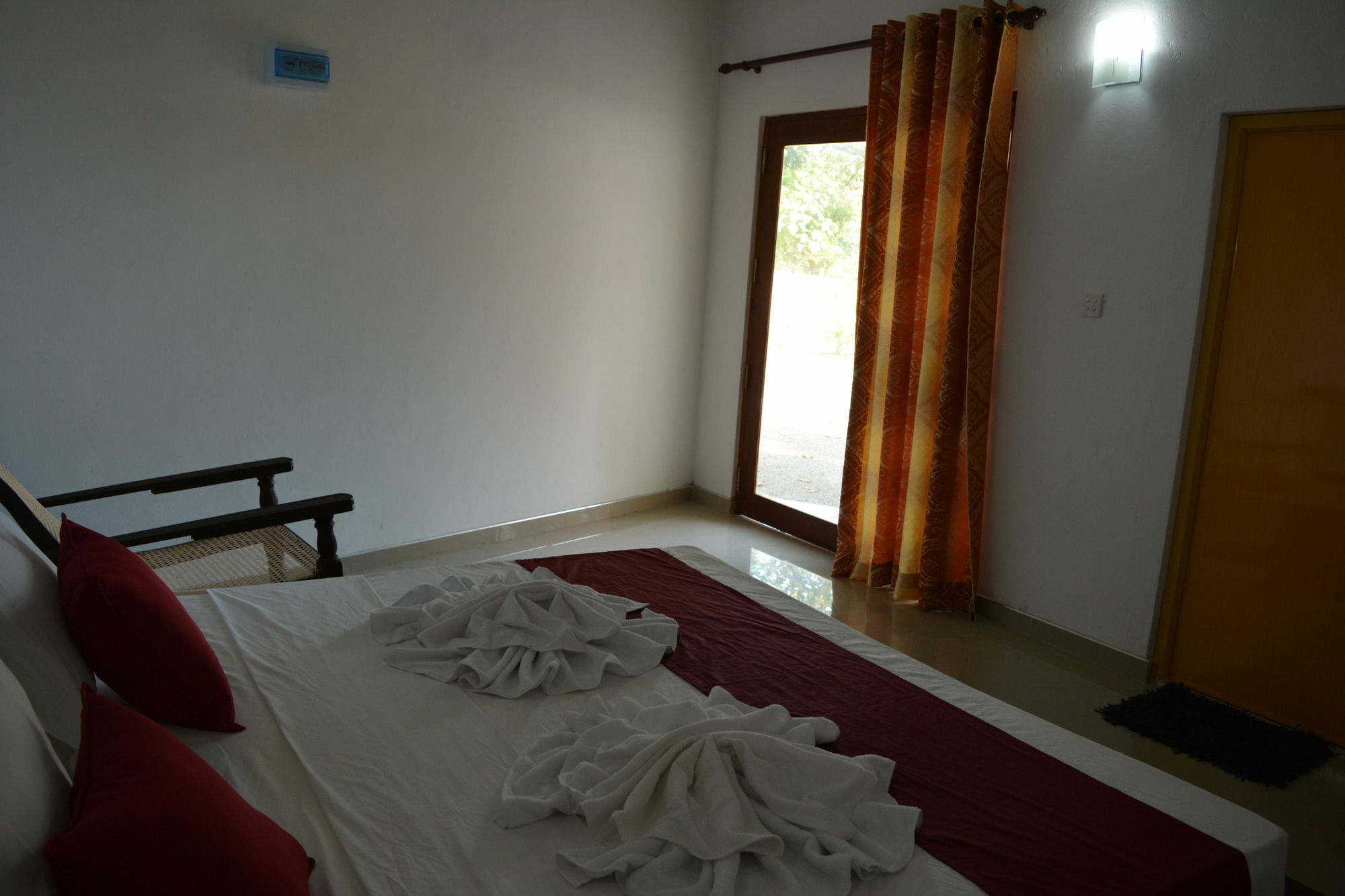 Blue Whale Lagoon Resort Ahangama Buitenkant foto
