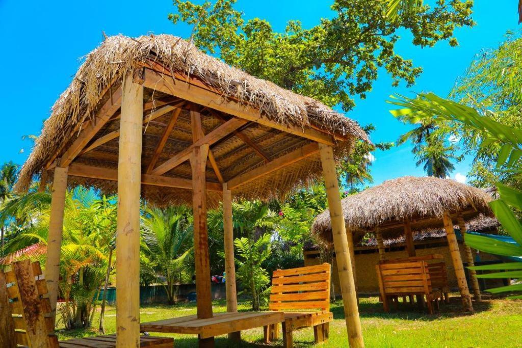 Blue Whale Lagoon Resort Ahangama Buitenkant foto